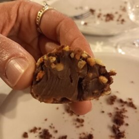 brigadeiro gourmet Il brigadeiro gourmet è un dolce brasiliano al cioccolato, cremoso e denso