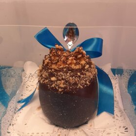 uova al cucchiaio fondente e noci