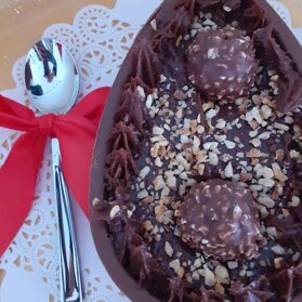 uova al cucchiaio Uovo Ferrero e brigadero fondente