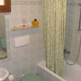 MARCO SIMONE Bagno condiviso