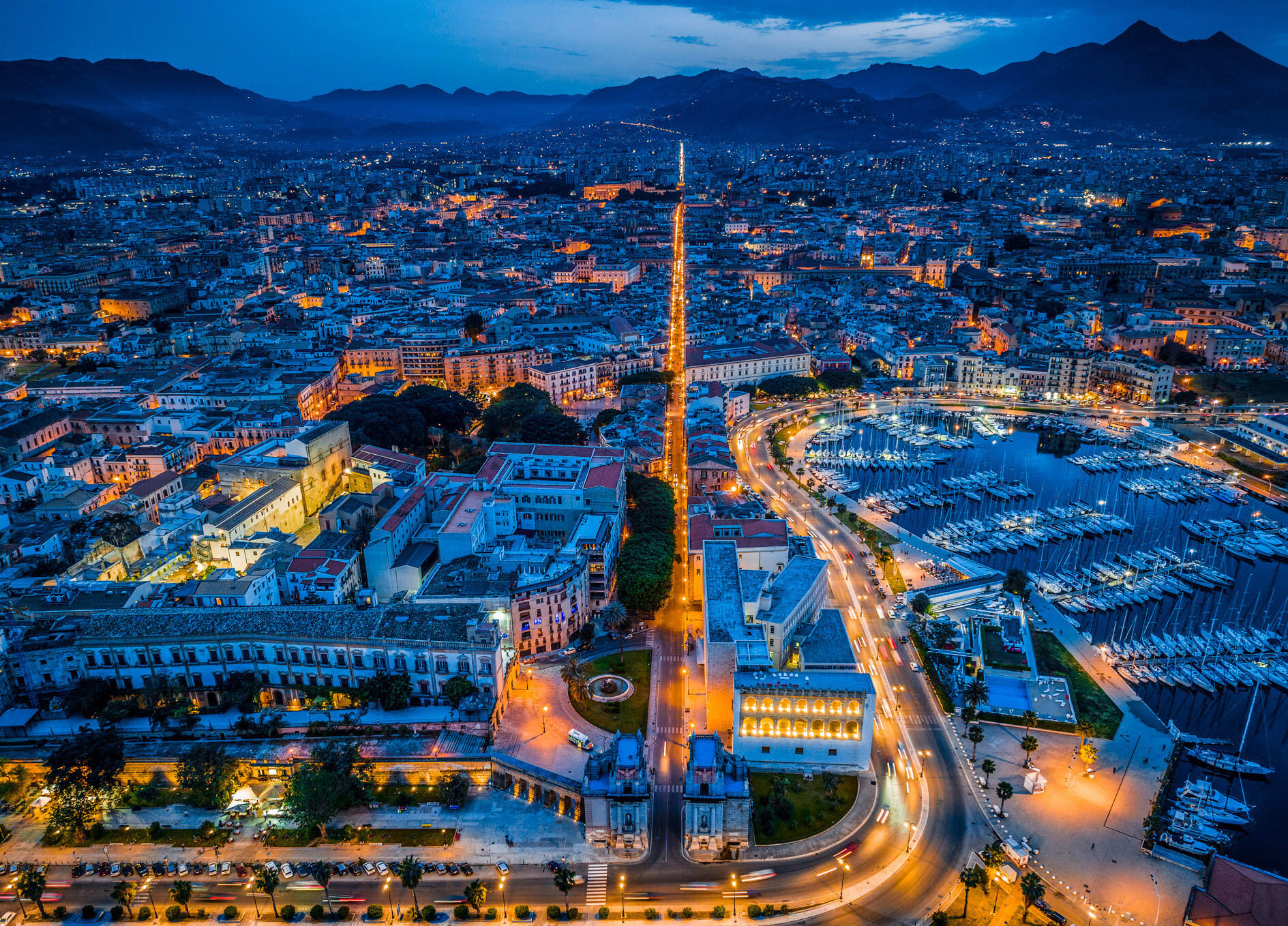 palermo-quartiere-kalsa-il-porto-la-cala-e-porta-felice-2-2.jpeg palermo-quartiere-kalsa-il-porto-la-cala-e-porta-felice-2-2.jpeg