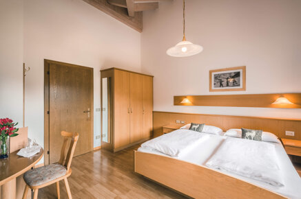 a846f707-bab8-43b5-b05e-e176439c9e05