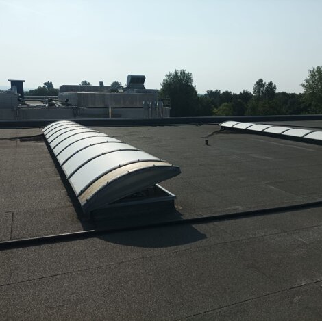 Tetto industriale con nuova guaina