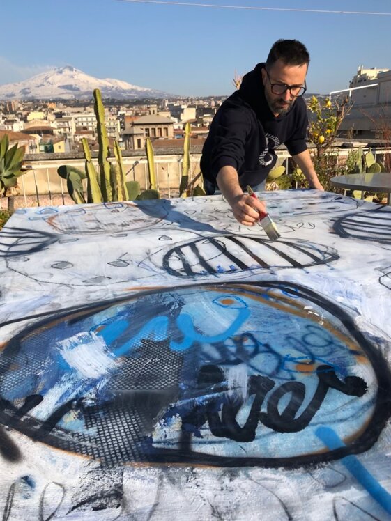 ee8383ae-b702-457f-b0ca-a6a3b01578a2