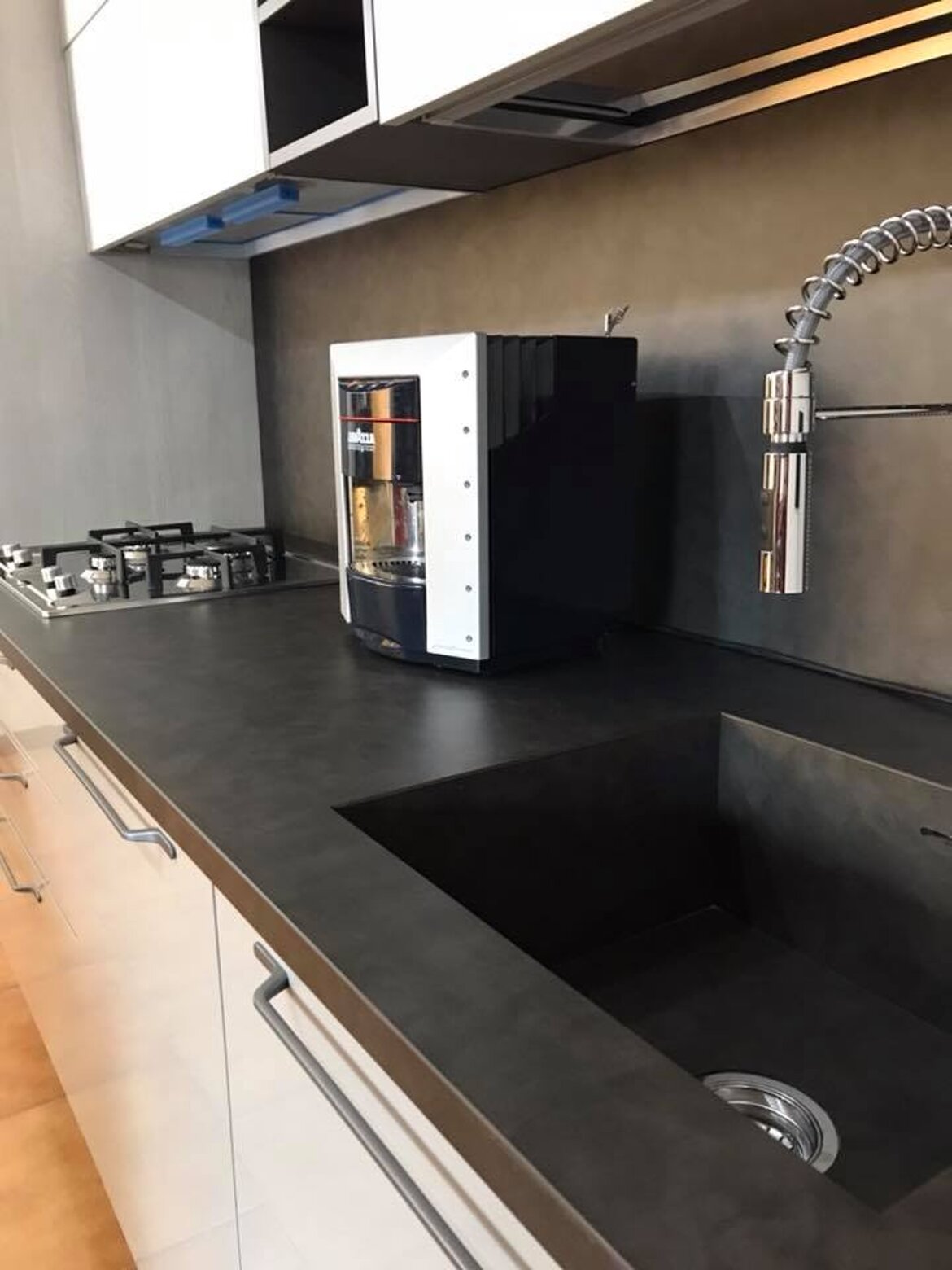 Top HPL con Lavabo incorporato