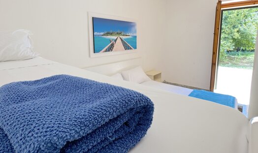 f7db34a9-be3c-4926-8717-0bc96f169651 f7db34a9-be3c-4926-8717-0bc96f169651