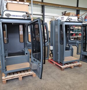 cabine personalizzate per semoventi forestali, costruite su richiesta da nota ditta del settore