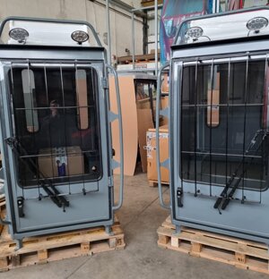 cabine personalizzate per semoventi forestali, costruite su richiesta da nota ditta del settore