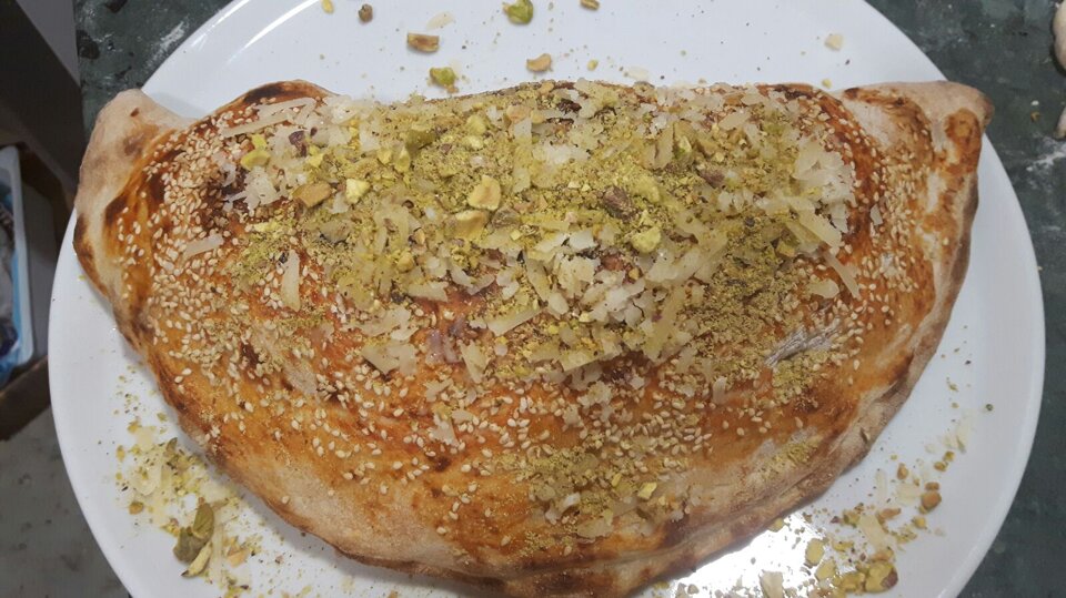 Calzone al pistacchio con sesamo