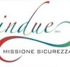 donna-sorridente-di-alto-angolo-che-si-siede-sulla-pista-da-corsa.jpeg