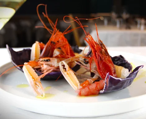 Gamberi rossi e scampi freschi