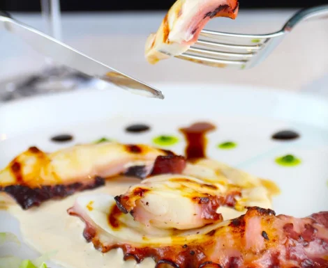 Polpo alla griglia cotto a bassa temperatura su crema