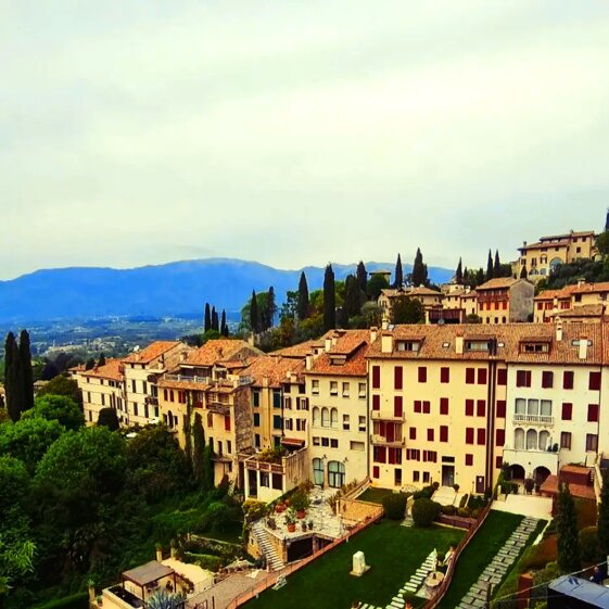 47f7001b-a9dc-461e-8c51-80cffbf2e4b5