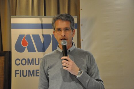 a16caa79-faaf-4e73-a3a9-935cca128892