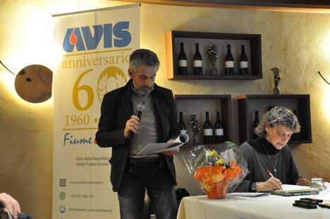 f812822b-d542-49b7-a437-033115411512