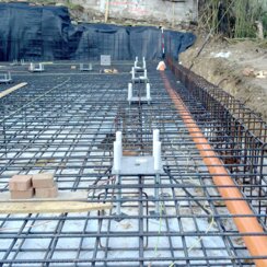 Ascoli Piceno Particolare piazzamento tirafondi Ascoli Piceno Particolare piazzamento tirafondi