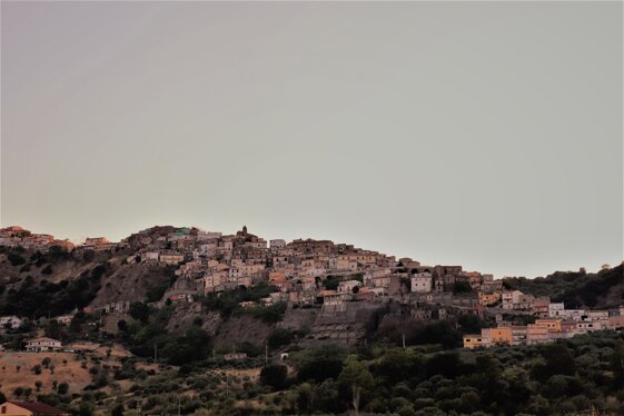 4afbe2b0-9d74-49e0-8d2f-090595babf54 4afbe2b0-9d74-49e0-8d2f-090595babf54