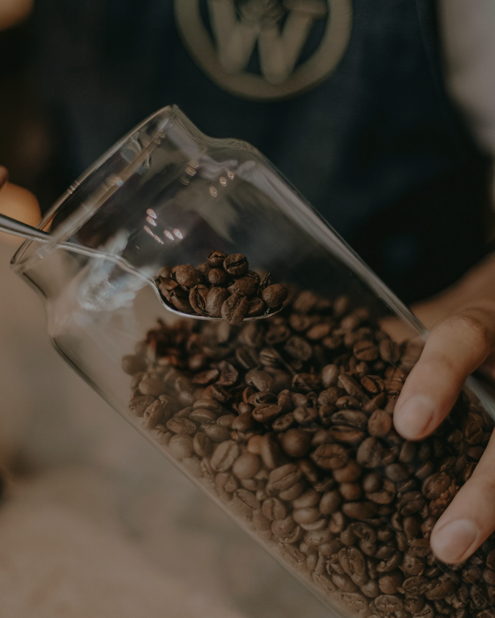 marrone crema foto minimalista nuovi orari negozio post instagram_20251104_230057_0000