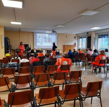 foto bimbi in ambulanza 4.jpeg