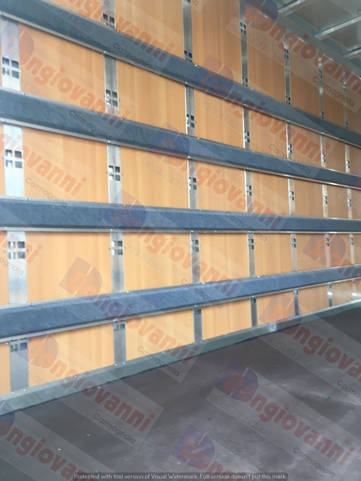 Rivestimento interno furgone.