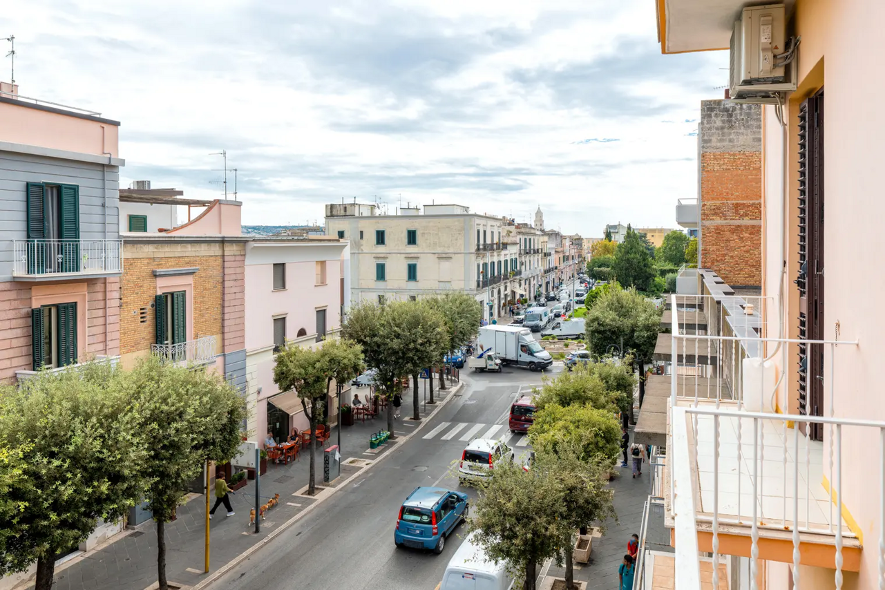 eyJlbiI6IkluZ3Jlc3NvIEImQiBDaXZpY28gMjMgaW4gY2VudHJvIGEgTWF0ZXJhIHZpY2lubyBhaSBTYXNzaSJ9