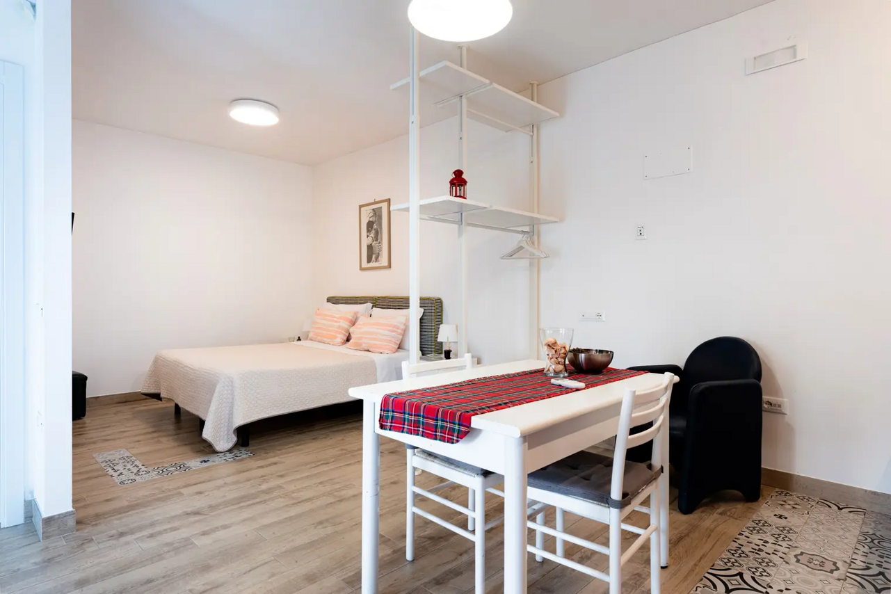 eyJlbiI6IlpvbmEgbGl2aW5nIERpbW9yYSBTcGluZSBCaWFuY2hlIE1hdGVyYSBjb24gZGl2YW5ldHRvIn0=