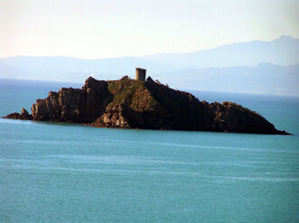 lo-scoglio-dello-sparviero-o-troia-punta-ala-castiglione-della-pescaia.-author-and-copyright-marco-ramerini1.jpeg lo-scoglio-dello-sparviero-o-troia-punta-ala-castiglione-della-pescaia.-author-and-copyright-marco-ramerini1.jpeg