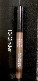 aqua-resist-smoky-shadow