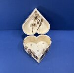 a26085-cofanetto-a-cuore-disegno-viso-donna-e-fiori