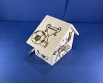 a26457-salvadanaio-a-casetta-disegno-calcio