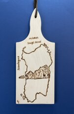 art-t016-e-tagliere-disegno-sardegna-e-scogli-rossi