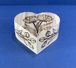 a26089-cofanetto-a-cuore-disegno-tulipani