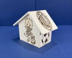 a26417-salvadanaio-a-casetta-disegno-calcio