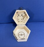 art-c000-cofanetto-esagonale-disegno-cartoni-animati