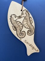 art-t051-h-tagliere-disegno-cavallucci-marini