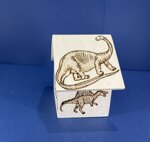 art-s552-h-salvadanaio-casetta-con-lucchetto-disegno-dinosauri