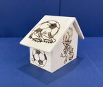 a26417-salvadanaio-a-casetta-disegno-calcio
