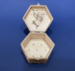 art-c151-g-cofanetto-esagonale-disegno-angioletti