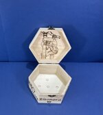 art-c324-g-cofanetto-esagonale-disegno-cartoni-animati