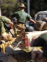 art-f017-italian-special-forces-at-the-base-4-pz-sc-135