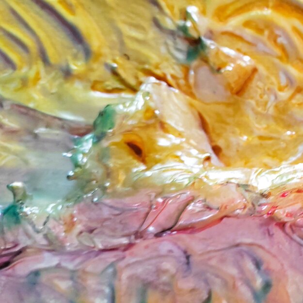 Particolari di quadri astratti dai colori solari , luminosi ed eterei. Pittura in rilievo.