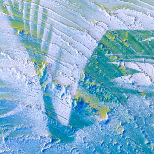 Particolari di quadri astratti dai colori solari , luminosi ed eterei. Pittura in rilievo.