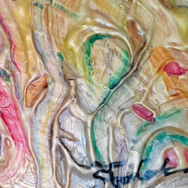 Particolari di quadri astratti dai colori solari , luminosi ed eterei. Pittura in rilievo. Particolari di quadri astratti dai colori solari , luminosi ed eterei. Pittura in rilievo.