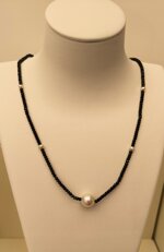 collier-mit-schwarzen-spinell-und-perlenakzenten