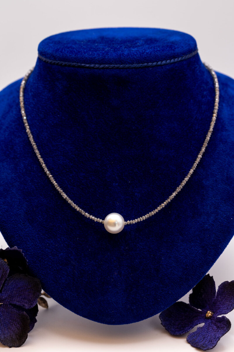 collier-mit-diamanten-und-sudseeperlen
