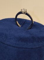 anello-con-diamante-montatura-a-6-griffe-042-ct