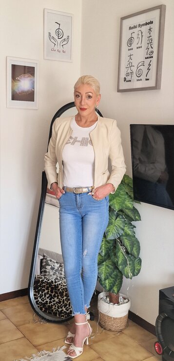 06ae728b-bfaa-4e98-bea8-ebdeae63d5de