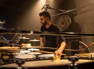 eyJlbiI6IkJpZW5uYWxlIE11c2ljYSAyMDI0ICJ9