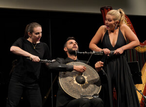 eyJlbiI6IkJpZW5uYWxlIGRpIFZlbmV6aWEgLSBBcGVyZ2hpcyAifQ==