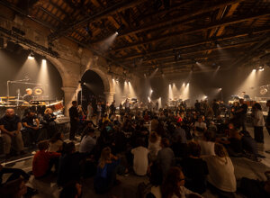 eyJlbiI6IkJpZW5uYWxlIGRpIFZlbmV6aWEgLSBHcmlzZXkgIn0=